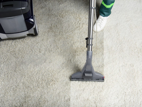 A Few Signs to Check Before You Go for Professional Carpet Cleaning