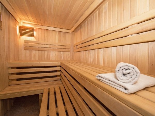 Benefits and Precautions to Be Taken While Using a Sauna