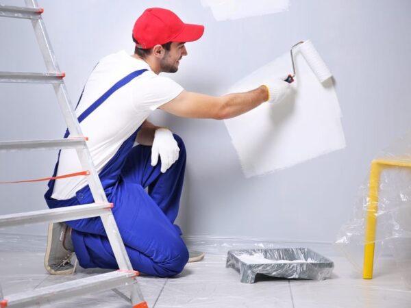 5 Reasons You Should Hire a Professional Painter and Decorator