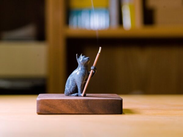 How to Incorporate Feng Shui with an Incense Burner