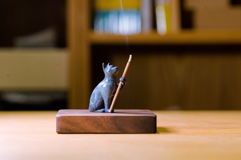 How to Incorporate Feng Shui with an Incense Burner