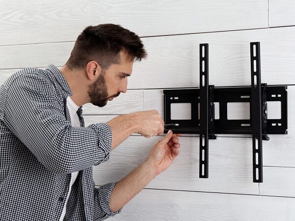 Big Mistakes to Avoid During DIY TV Wall Mounting